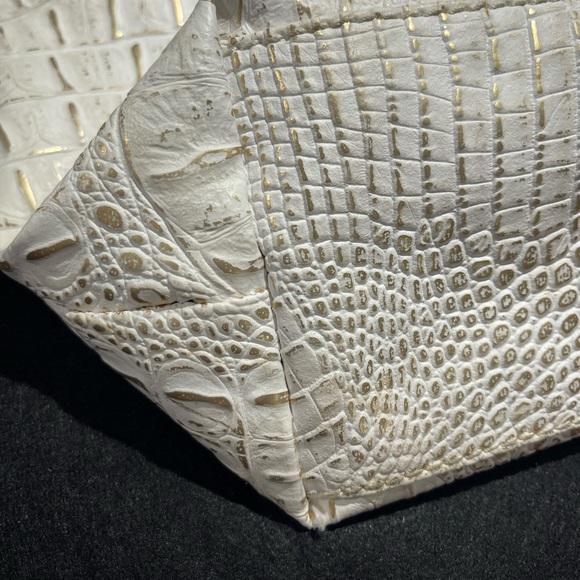 MARC FISHER Tote bag, approx 17”W x 13”H x 4”, White/gold Alligator look PVC - Picture 3 of 15